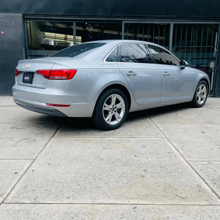 Audi A4 2017 - Vista 4