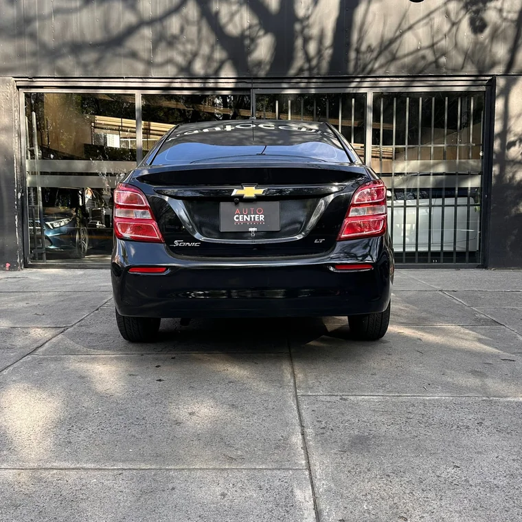 Chevrolet SONIC 2017 - Vista 5