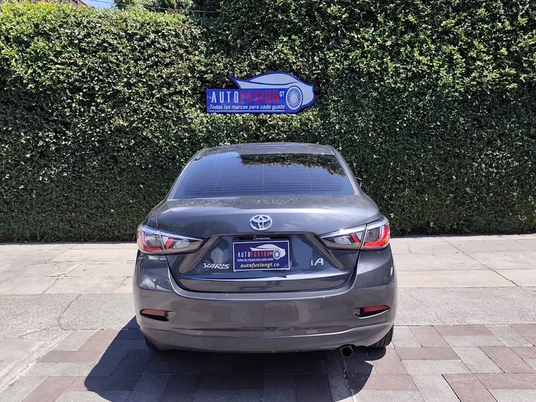 Toyota YARIS 2017 - Vista 5