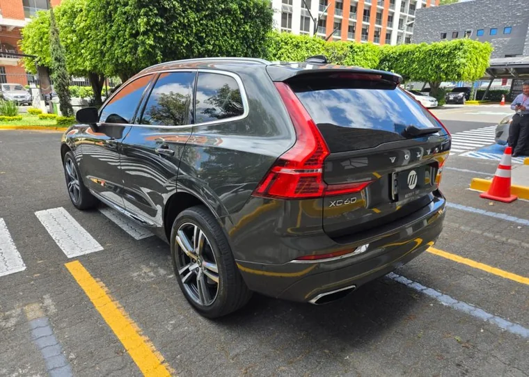 Volvo XC60 2018 - Vista 5