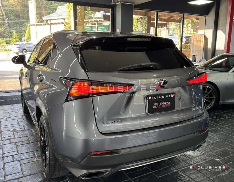 Lexus NX300 2021 - Vista 4