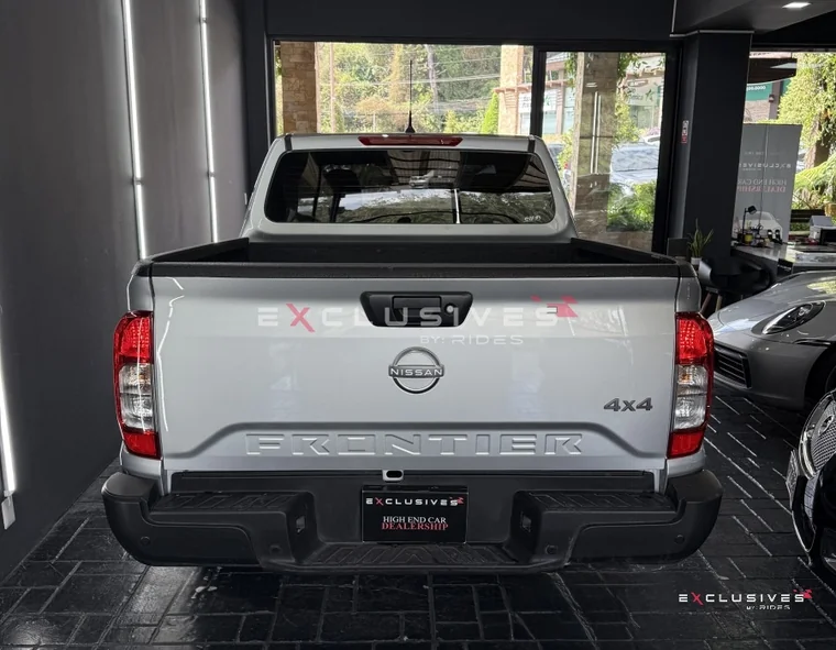 Nissan FRONTIER 2026 - Vista 5