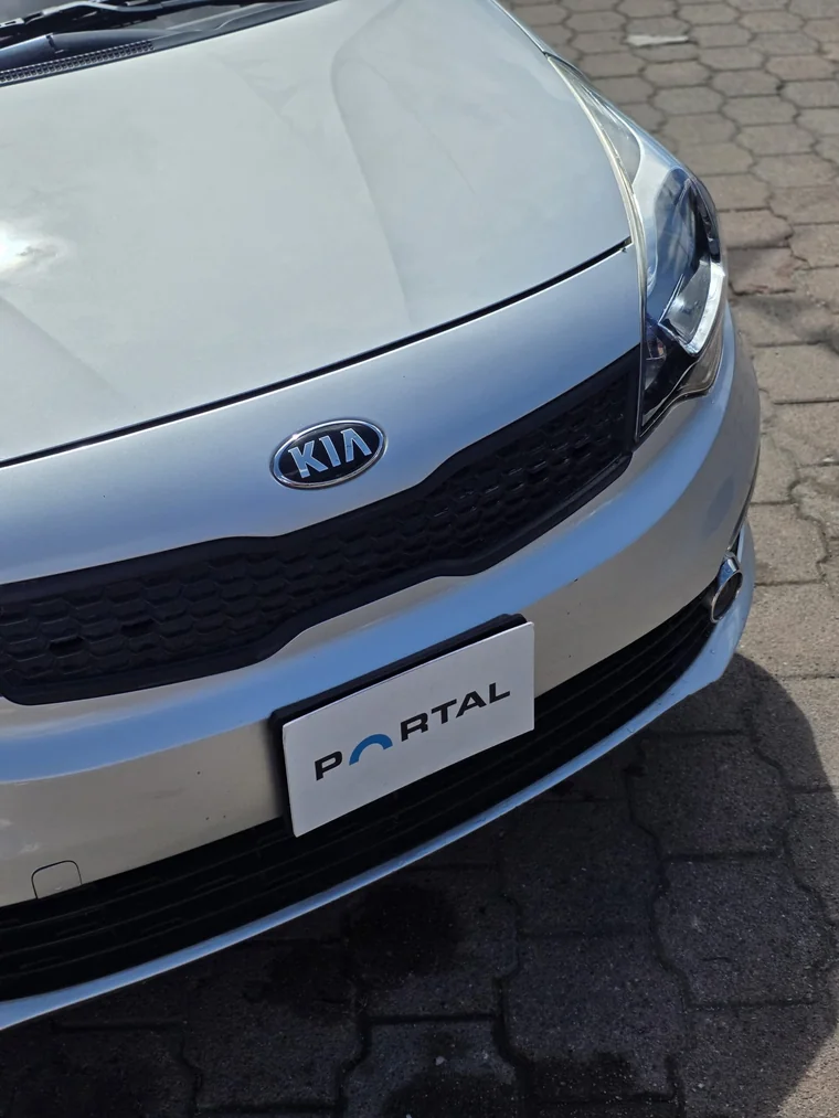 Kia RIO 2017 - Vista 5