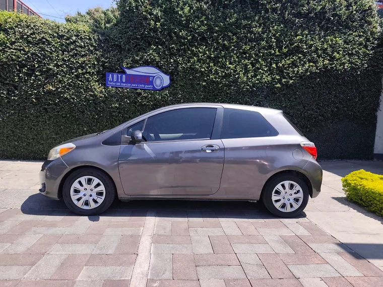 Toyota YARIS 2013 - Vista 4