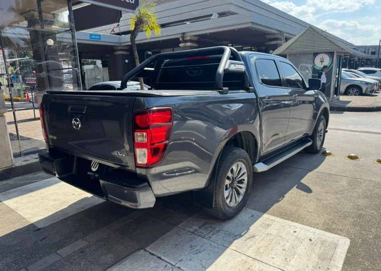 Mazda BT-50 2023 - Vista 4