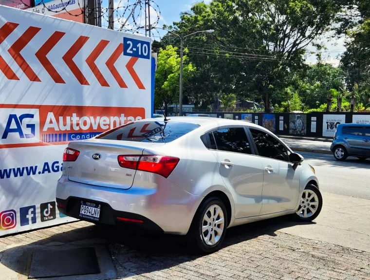 Kia RIO 2014 - Vista 4