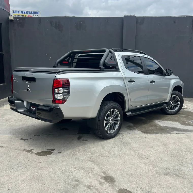 Mitsubishi L200 2024 - Vista 4