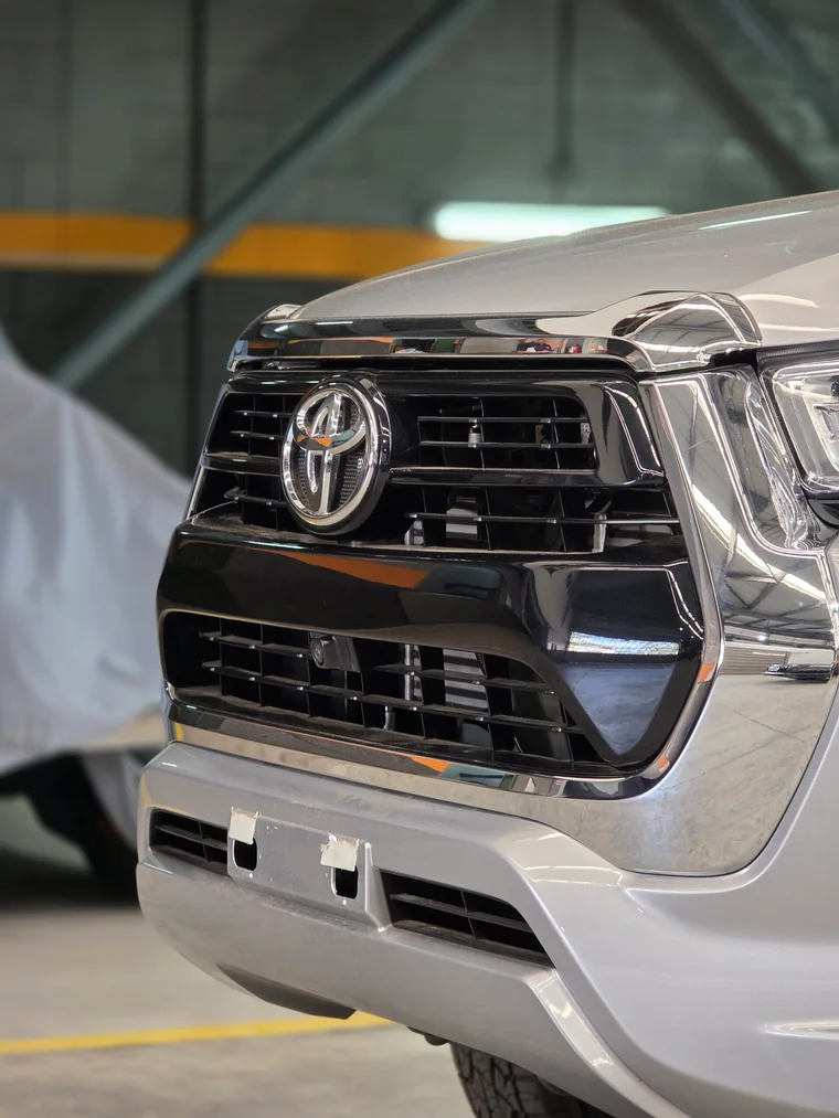 Toyota HILUX 2026 - Vista 5