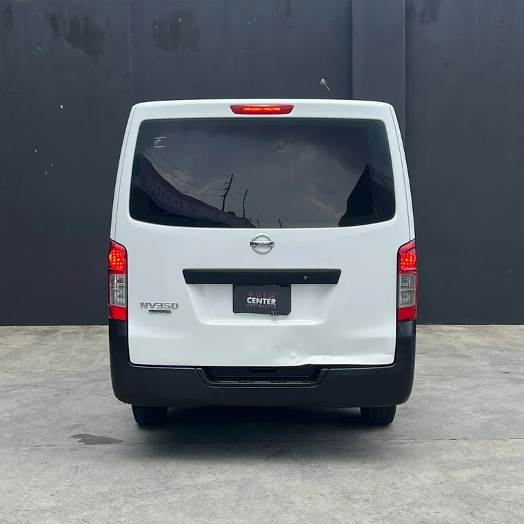 Nissan URVAN 2017 - Vista 5