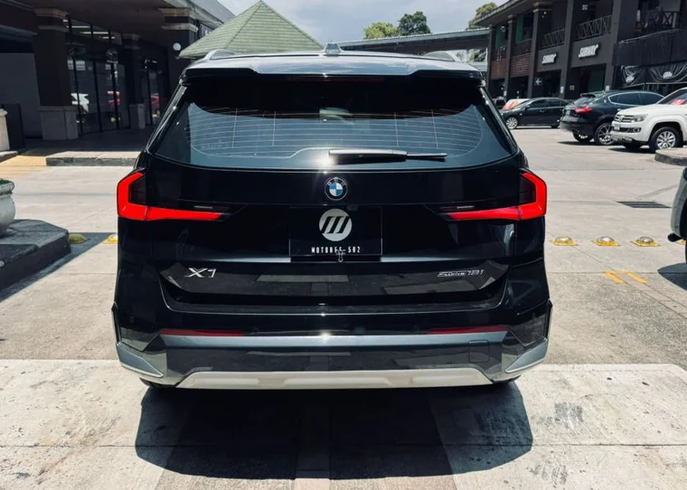 BMW X1 2025 - Vista 5