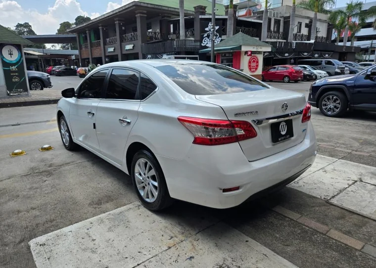 Nissan SENTRA 2015 - Vista 4