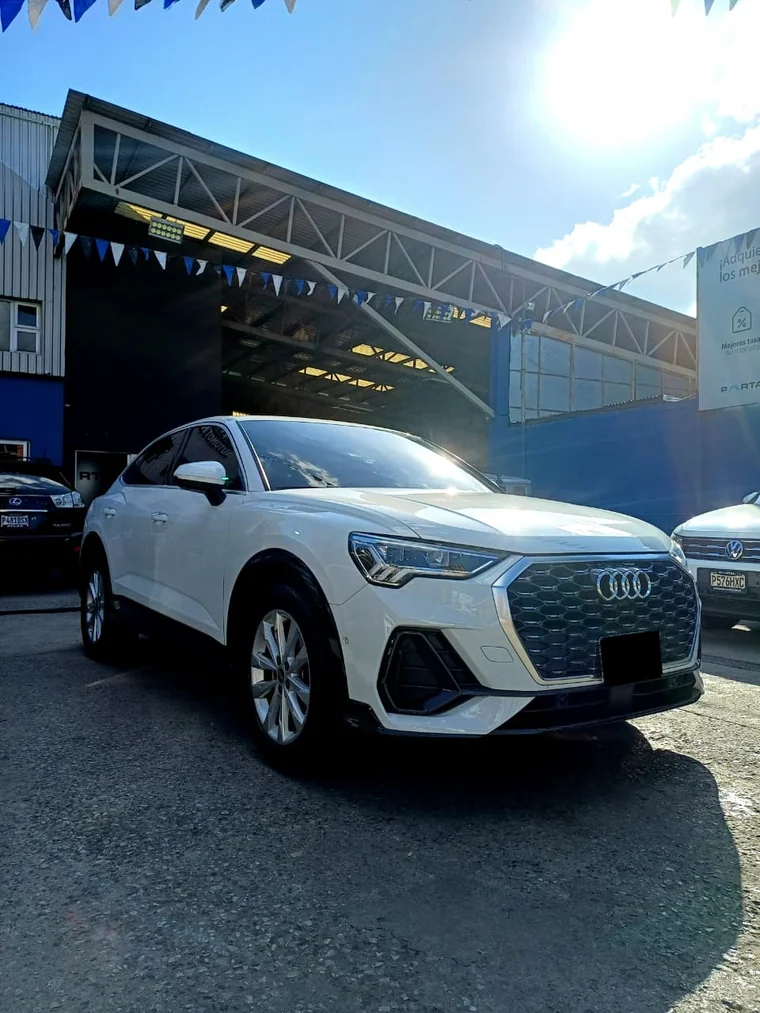 Audi Q3 2022 - Vista 2