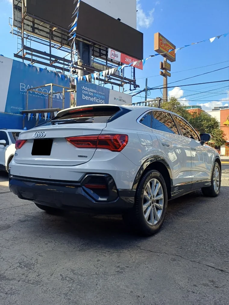 Audi Q3 2022 - Vista 3