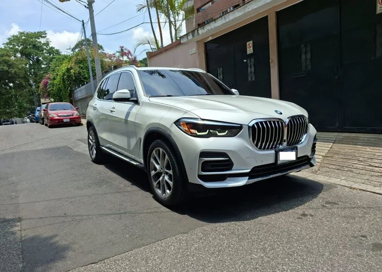 BMW X5 2023 - Vista 2