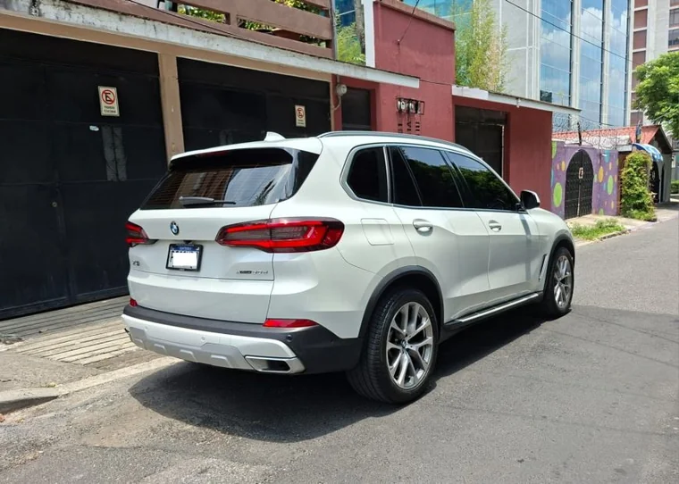 BMW X5 2023 - Vista 3