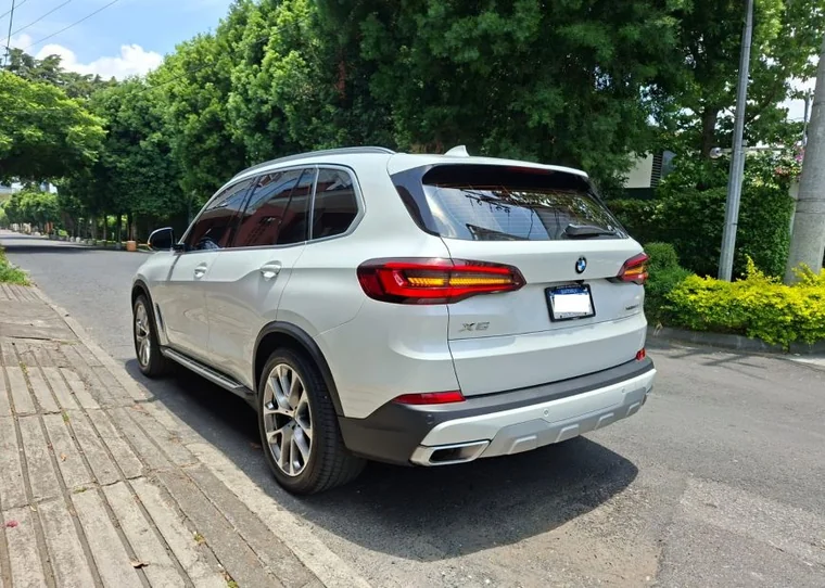 BMW X5 2023 - Vista 4
