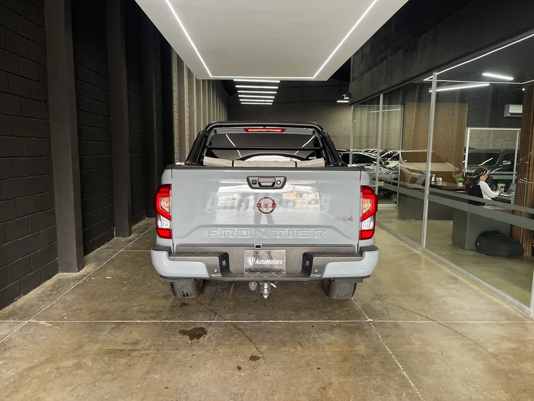 Nissan FRONTIER 2025 - Vista 4
