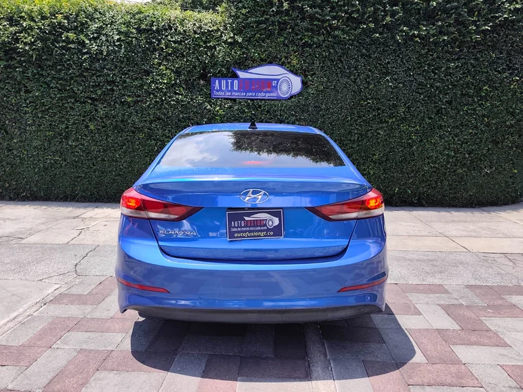 Hyundai ELANTRA 2017 - Vista 5