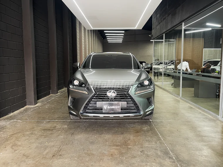 Lexus NX 2021 - Vista 3