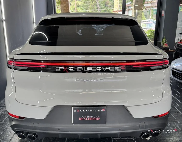 Porsche CAYENNE 2024 - Vista 5