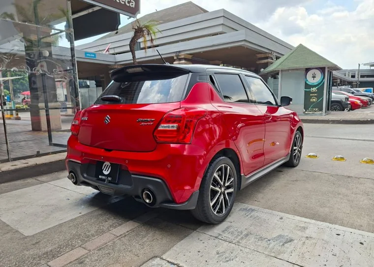 Suzuki SWIFT 2024 - Vista 4