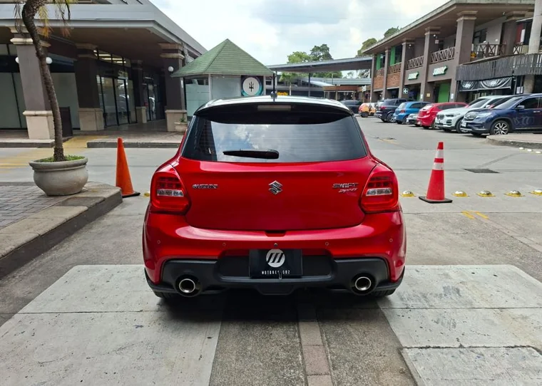 Suzuki SWIFT 2024 - Vista 5