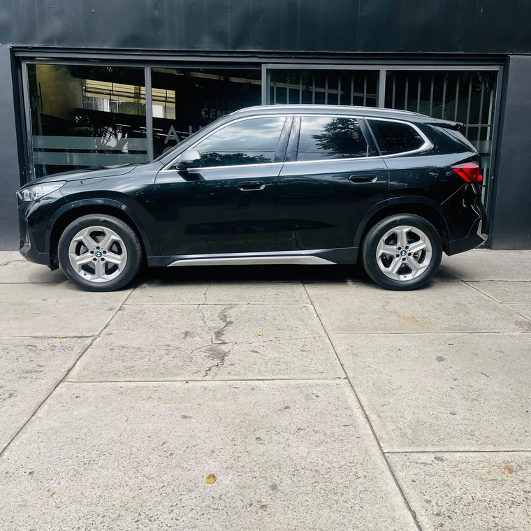 BMW X1 2023 - Vista 3