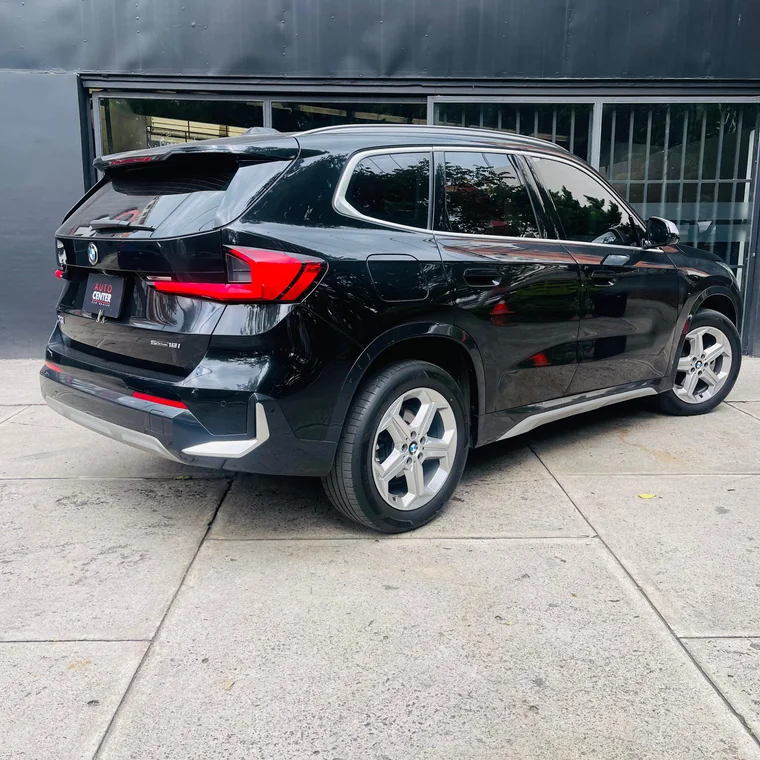 BMW X1 2023 - Vista 4