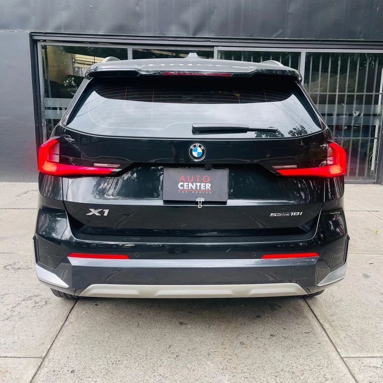 BMW X1 2023 - Vista 5